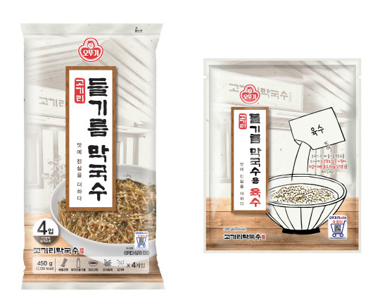 오뚜기 고기리 들기름막국수와 온라인 전용 상품 들기름막국수 육수. <오뚜기 제공>